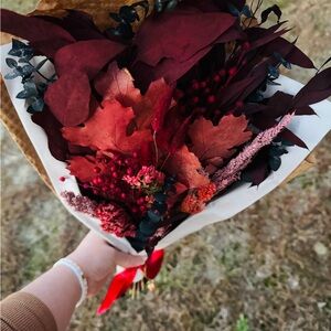 Charmed Merlot Under The Mistletoe Dried Bouquet